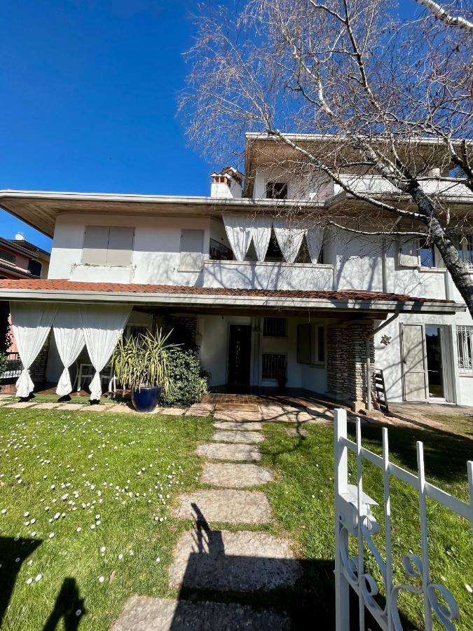 Family Apartment 2 Sirmione Exterior photo